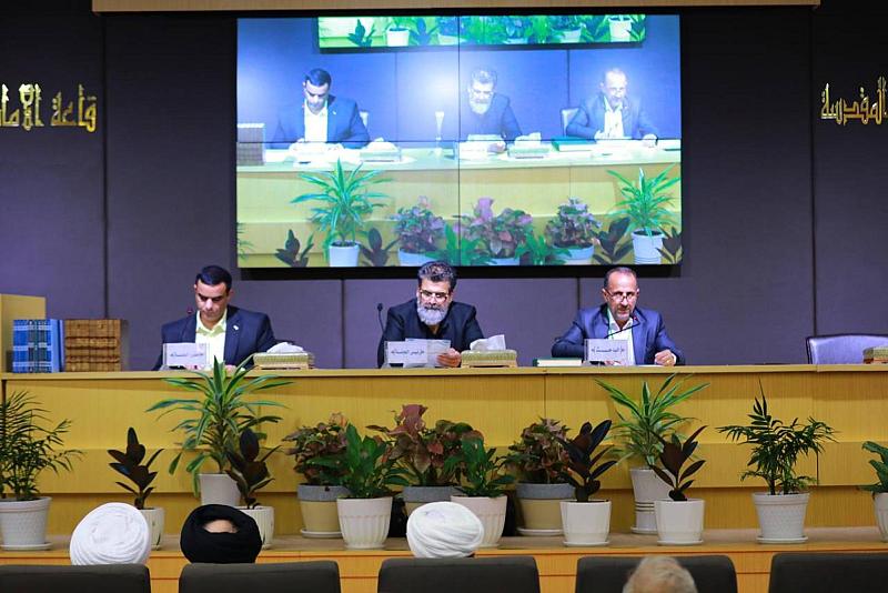 على هامش مؤتمره الدولي.. قسم المعارف يقيم ورشة حول مجلة تراث كربلاء وصناعة البحث العلمي