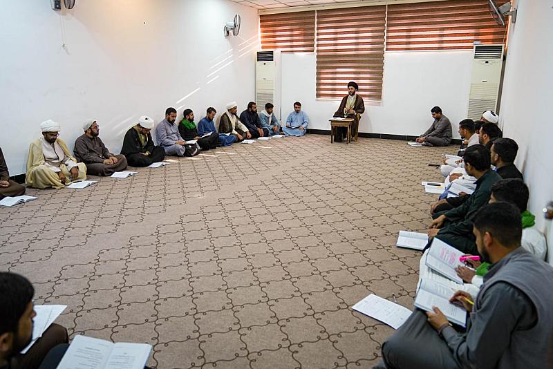 المجمع العلمي يقيم دورة تخصصية في مادة علوم القرآن الكريم لطلبة العلوم الدينية