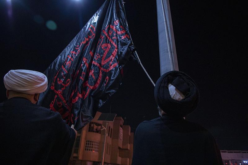 أهالي بابل ينظمون مراسيم رفع راية الإمام الحسن (عليه السلام) بذكرى استشهاده