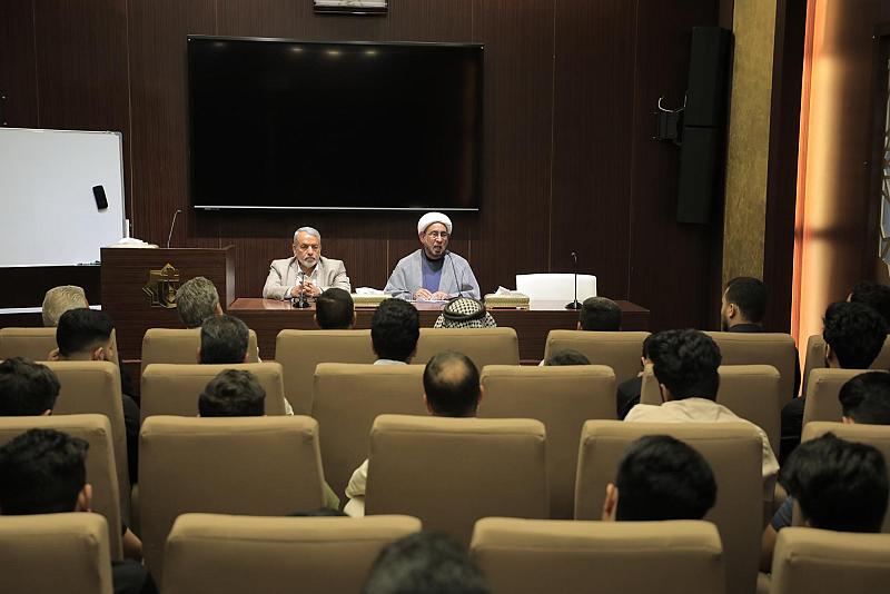 قسم العلاقات العامّة يُنظّم برنامجًا ثقافيًا لوفدٍ من بغداد