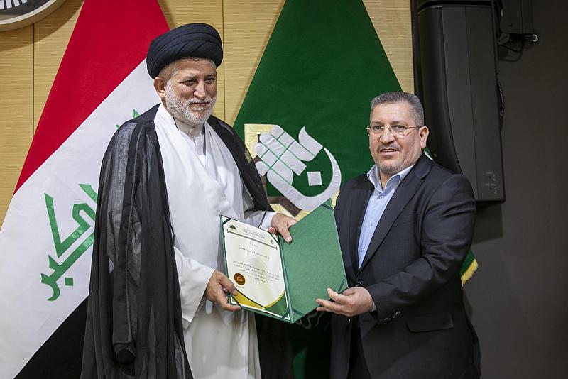 العتبة العباسية المقدسة تكرم الشعراء المشاركين في الجلسة الشعرية للقصيدة العمودية