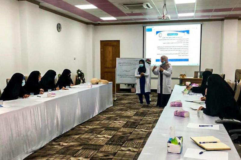 تنظيمُ دورةٍ حول مبادئ الإسعافات الأوّلية لمنتسبات العتبة العبّاسية المقدّسة