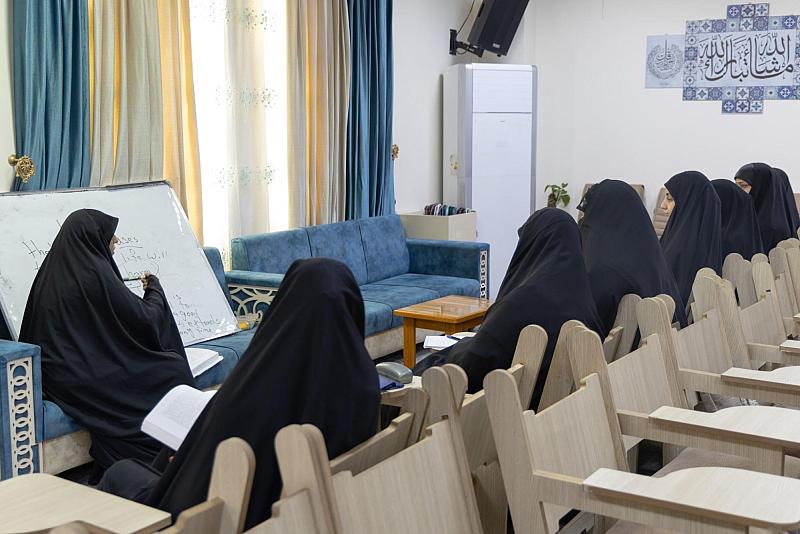 شعبة الخطابة الحسينية النسوية تواصل تطوير مهارات الخطيبات ضمن برامج علمية متكاملة