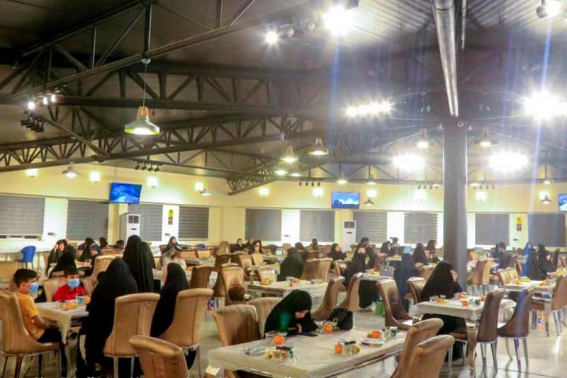 جامعةُ العميد تختتمُ أنشطتها الرمضانيّة بمأدبة إفطارٍ للأيتام