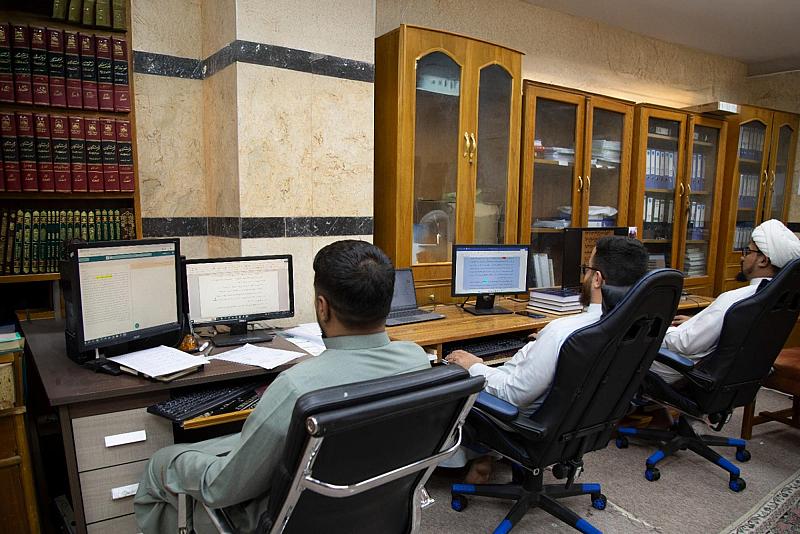 قسم المعارف يوضح آليّة تحقيق المخطوطات عبر منهجٍ علميّ دقيق