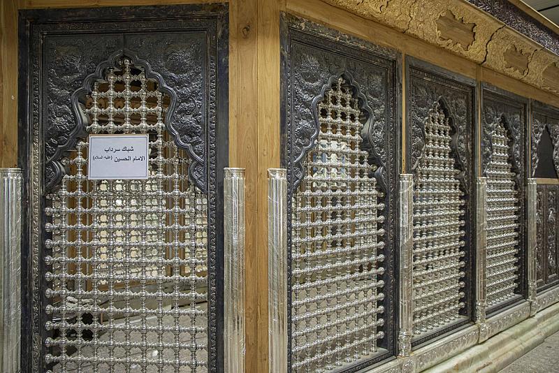 قسم صناعة الشبابيك يبين تفاصيل شبّاكي سردابي الإمامين الحسين والجواد (عليهما السلام)
