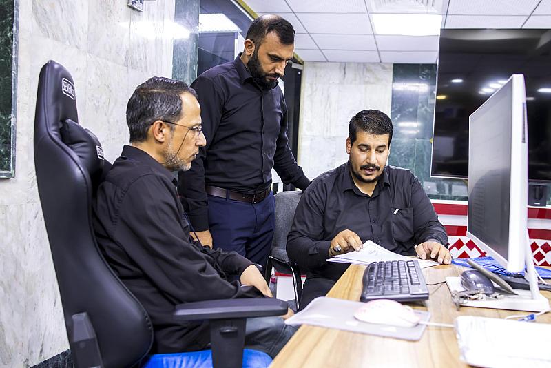 ضمن جولاته الميدانية.. قسم التطوير يجمع البيانات التطويرية والتدريبية لأقسام العتبة العباسية المقدسة