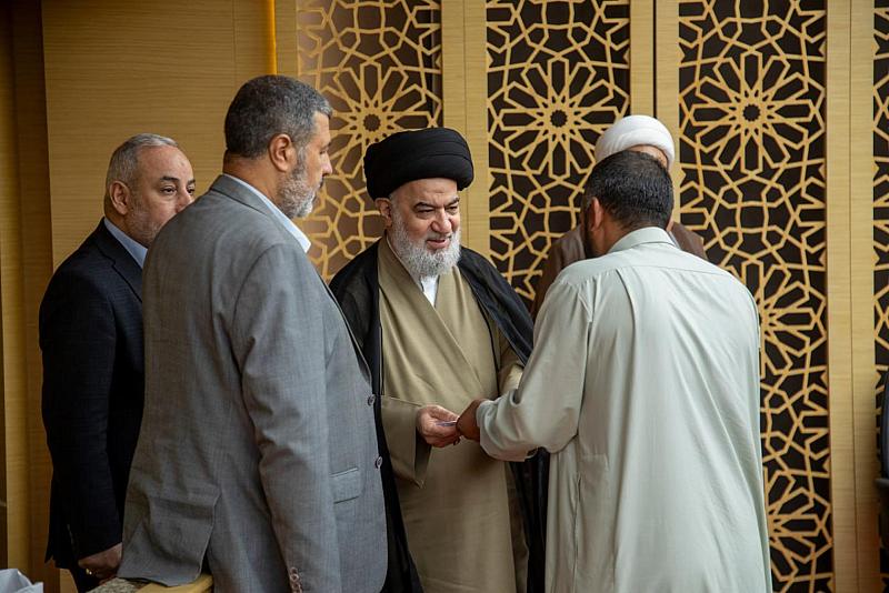 العتبة العباسية المقدسة تكرم عددًا من ذوي شهداء مجزرة سبايكر