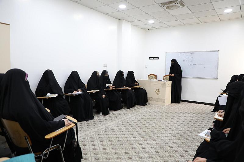 معهد القرآن الكريم النسوي يقيم دورة تخصصية في كتابة البحث العلمي