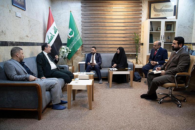 المدير العام لدائرة صحة كربلاء يزور مركز السيد جعفر الحلي ويشيد بخدماته الطبية المقدمة للزائرين