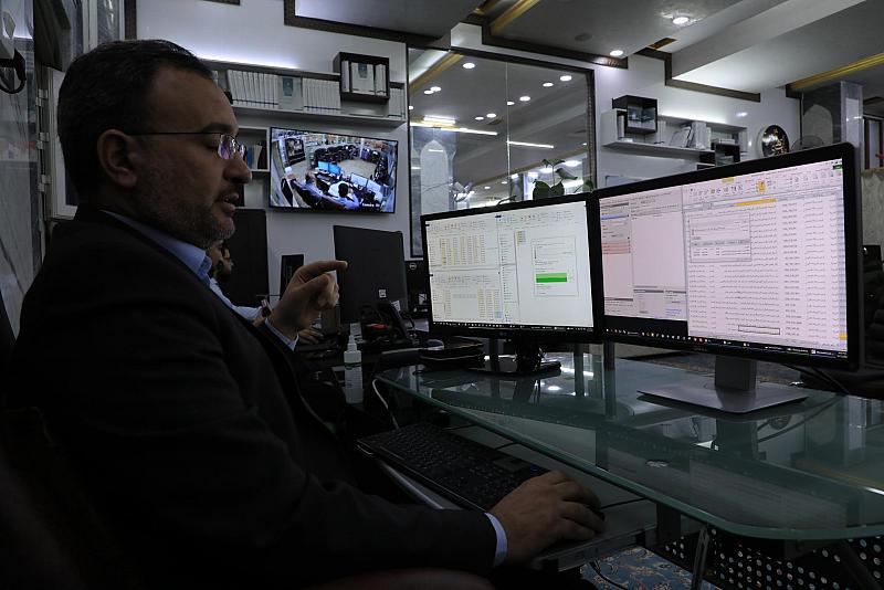 الشؤون الفكرية يواصل العمل على أرشفة خمسة آلاف قرص في مكتبة جامعة البصرة