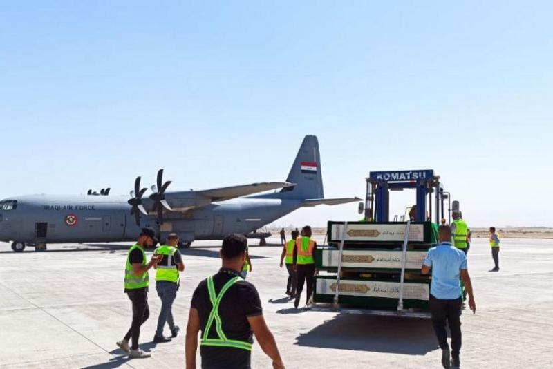 من مطار النجف الدولي ..الشباك الجديد لضريح العقيلة يبدأ رحلته نحو المرقد الطاهر في سوريا