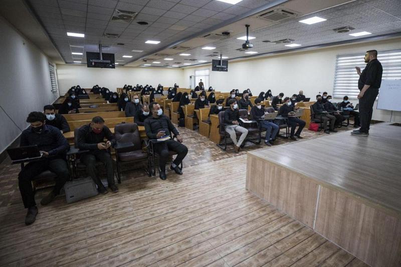 ملاكاتُ مجموعة مدارس العميد التعليميّة تستأنفُ ورشها الخاصّة بالتعليم الإلكترونيّ
