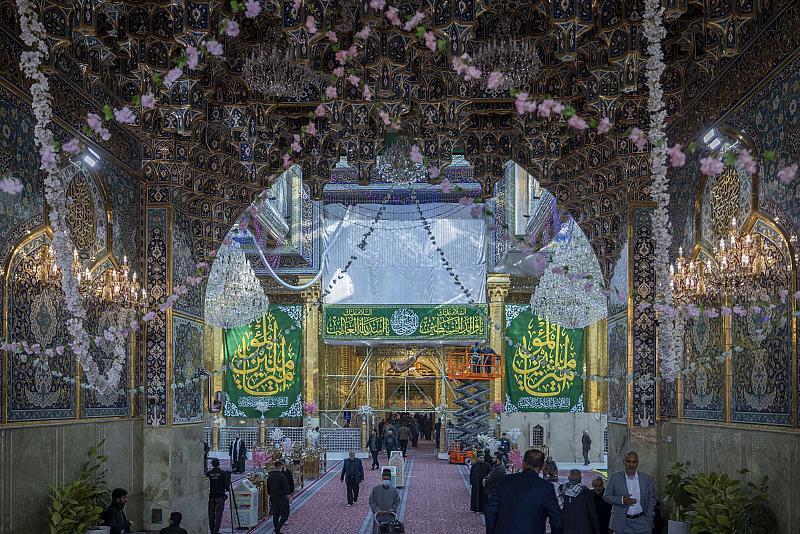 العتبة العباسية تنشر مظاهر الزينة والفرح بمناسبة ذكرى ولادة أمير المؤمنين (عليه السلام)