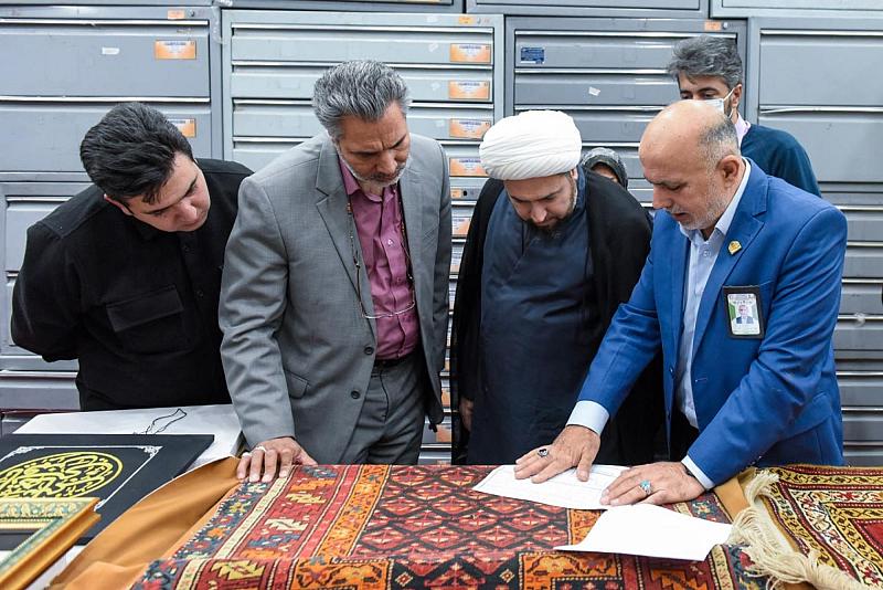 مدير متاحف الإمام الرضا (عليه السلام) يطّلع على المفاصل الحيوية لمتحف الكفيل