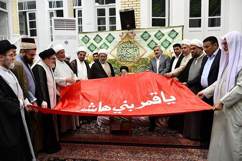 وفد العتبة العباسية يزور سماحة السيد الشبيري الزنجاني في مدينة قم المقدسة
