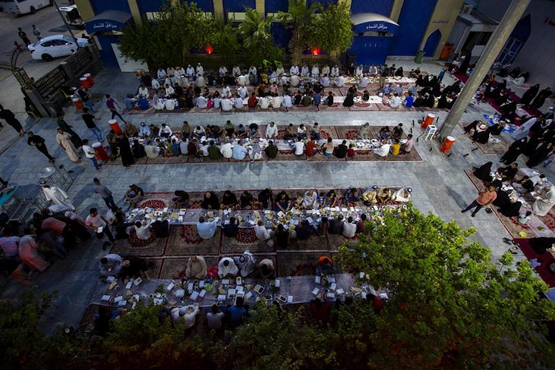 وجباتُ إفطارٍ يوميّة يقدّمها المضيفُ الخارجيّ للزائرين