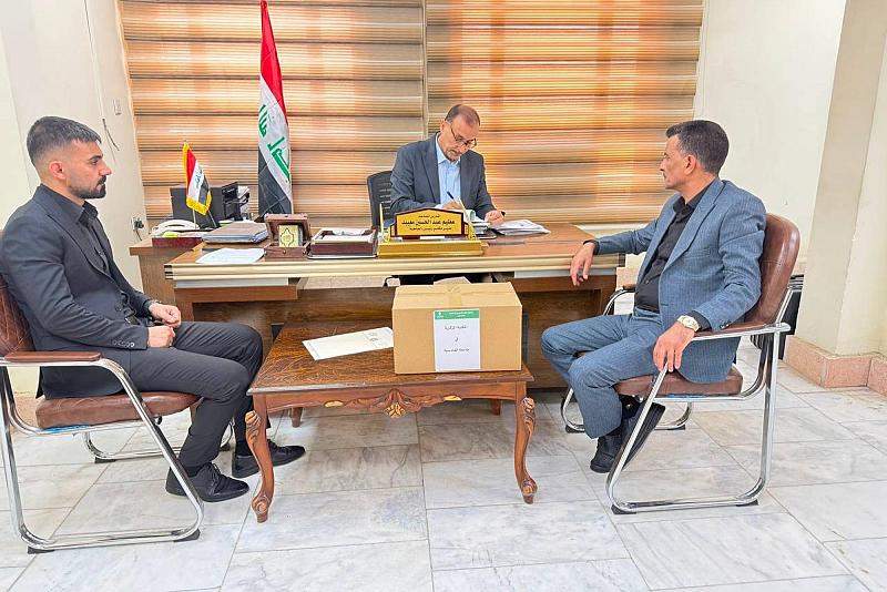 قسم الشؤون الفكرية يهدي عددًا من إصداراته العلمية إلى مؤسّسات أكاديمية في محافظة الديوانية