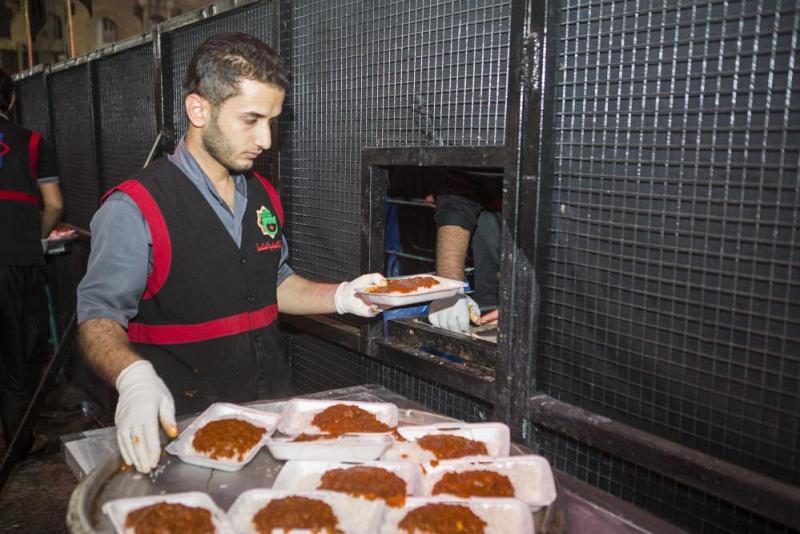 وجبات غذائية يوفرها يوميا مضيف ابي الفضل العباس عليه السلام لزائري عاشوراء