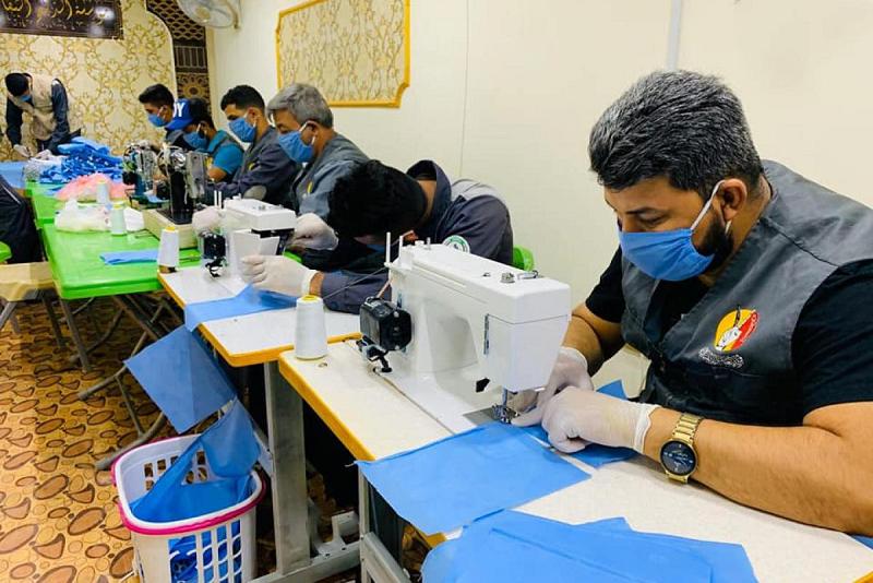 ممثّليةُ فرقة العبّاس وبالتعاون مع مؤسّسة الذبيح تخيط (6000) كمّامة وتوزّعها مجّاناً