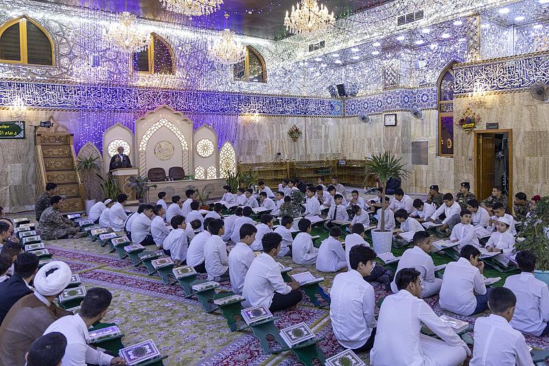بذكرى ولادة الصادقين (عليهما السلام).. المجمع العلمي يقيم ختمة قرآنية في مقام الإمام المهدي (عجل الله فرجه)