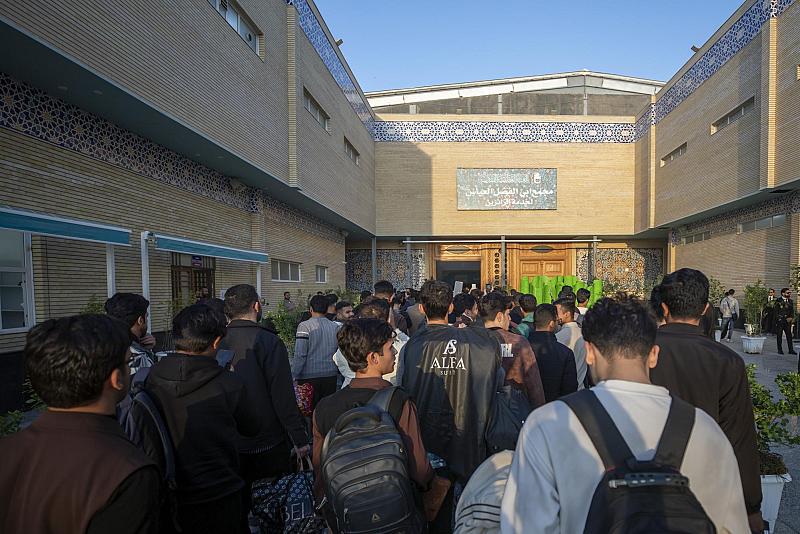 استمرار توافد المشاركين في حفل تخرج طلبة الجامعات العراقية السادس إلى مجمّع أبي الفضل العباس (عليه السلام)