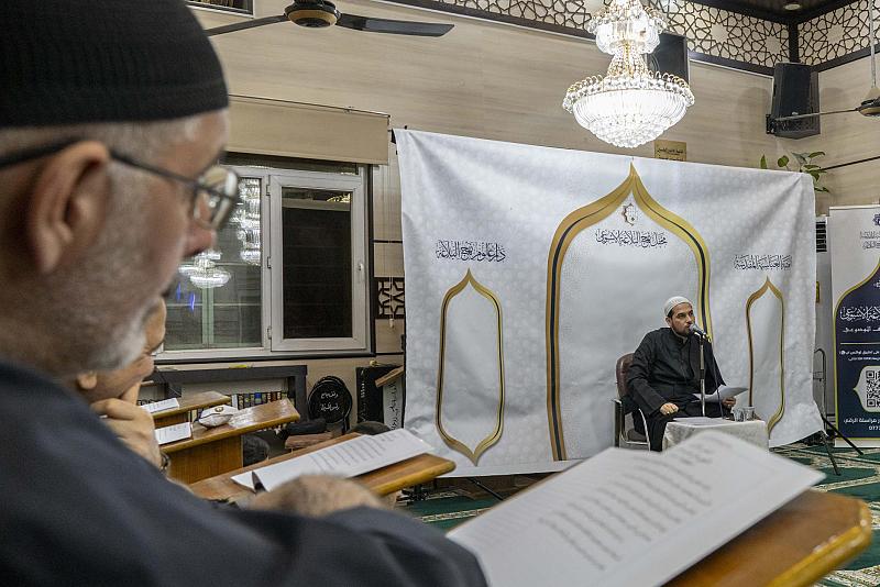 دار علوم نهج البلاغة تقدم المحاضرة الأولى ضمن محفلها الأسبوعي في كربلاء