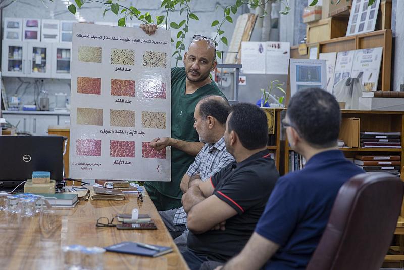 قسم الشؤون الفكرية يقيم دورة حول ترميم المخطوطات لملاكات جامعة الموصل