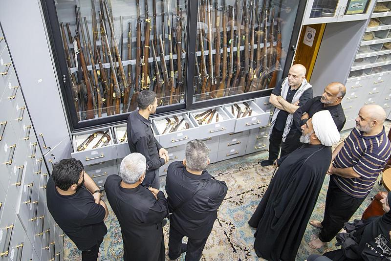 للاطلاع على مقتنياته.. متحف الكفيل يستقبل وفدًا من عوائل الشهداء والجرحى من لبنان
