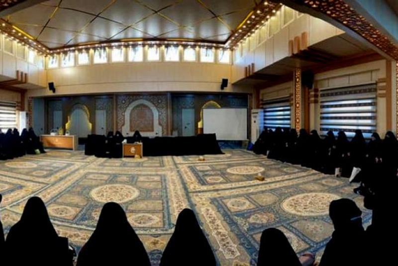 معهدُ القرآن الكريم النسويّ يُحيي ذكرى شهادة الزهراء (عليها السلام)