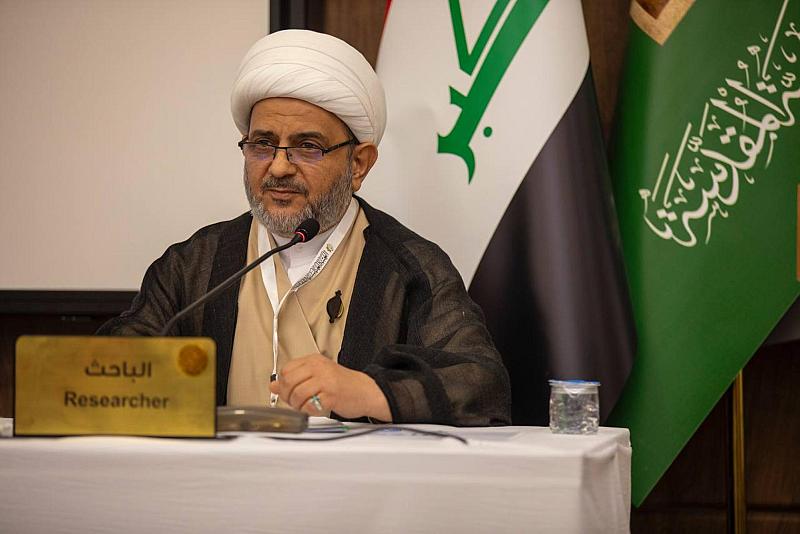 باحث من جامعة الكفيل يقدّم ورقة بحثية حول مقولة (أولادكم مخلوقون لزمانٍ غير زمانكم)