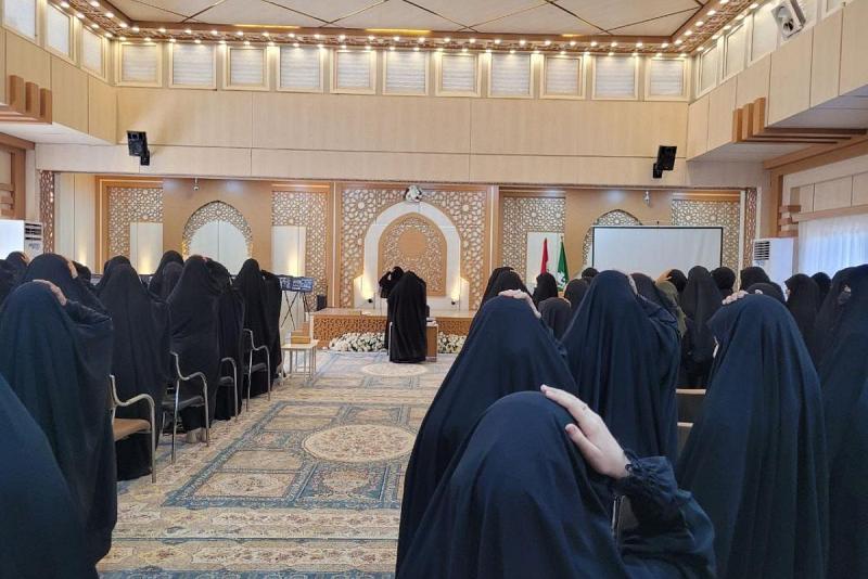 بذكرى شهادة الزهراء (عليها السلام).. معهد القرآن الكريم النسويّ ينظّم مجلساً عزائياً