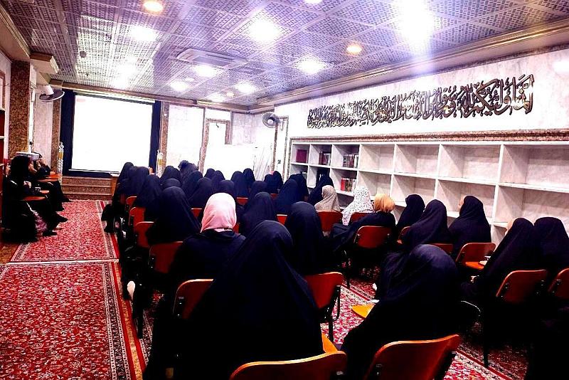 شعبة التوجيه الديني تنظم برنامجاً ثقافياً لطالبات جامعة القادسية