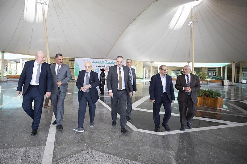 وفد الكلّية الملكية البريطانية يطّلع على آخر التحضيرات الخاصّة بإجراء اختبارات الدكتوراه لطلبتها