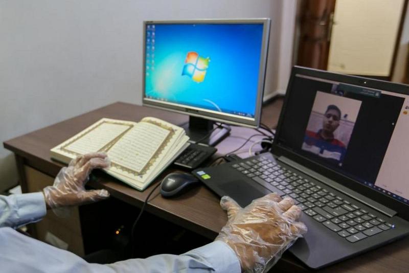 وحدةُ التحفيظ تواصلُ دروسها إلكترونيّاً بمشاركة (80) حافظاً