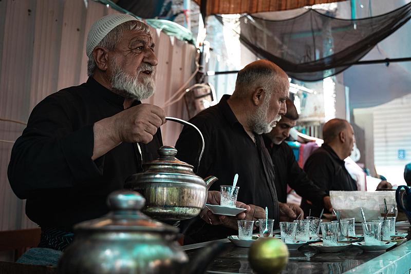 بالتنسيق مع قسم الشعائر.. المواكب الخدمية توفر مختلف الخدمات لزائري الأربعين
