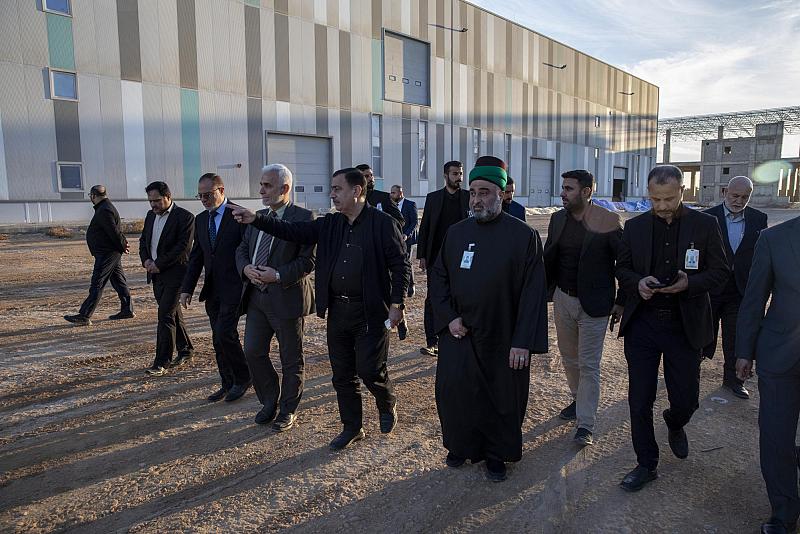 رئيس ديوان الوقف الشيعي يطلع على المشاريع الصناعية والزراعية للعتبة العباسية