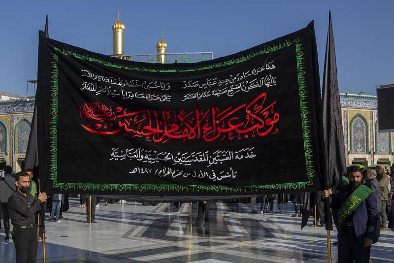 موكبُ عزاء الحسين (عليه السلام) لخَدَمة العتبتَيْن المقدّستَيْن يستأنفُ أنشطته العزائيّة بعد انقطاعٍ دام نحو سنتَيْن