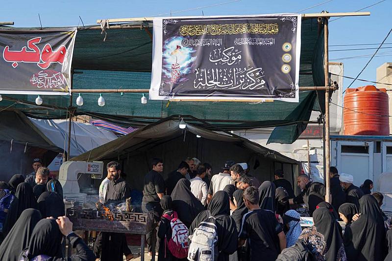 الهيأة العليا لإحياء التراث تقدم خدماتها لزائري الأربعين في بابل