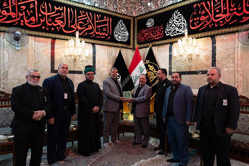 العتبة العباسية المقدسة تستلم مجموعة من إصدارات العتبة العلوية المقدّسة