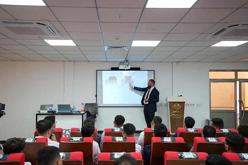 عيادات طب الأسنان في جامعة العميد تنظّم دورة تدريبية عن مهارات التخدير والعمليات الجراحية للطلبة