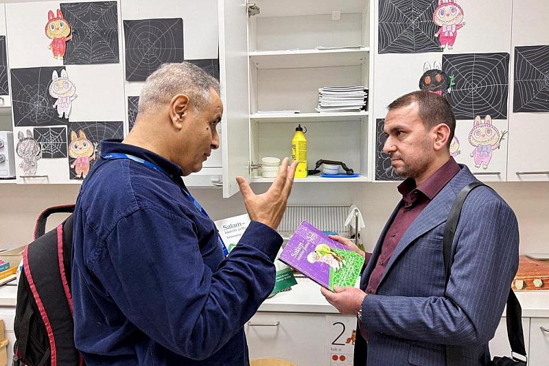 وفد العتبة العباسية المقدسة يطلع على تجربة التعليم في المدارس الفنلندية وتطور العملية التربوية فيها