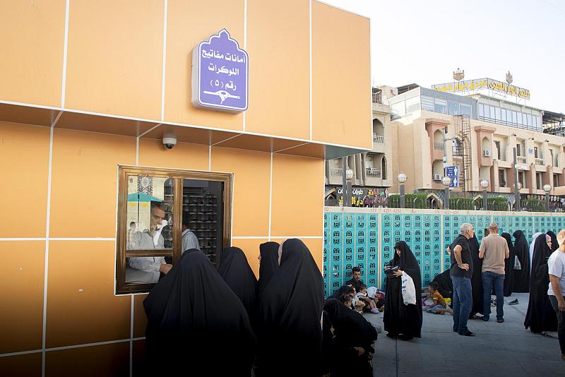 قسم الشؤون الخدميّة يوفّر أكثر من 100 خزانة لحفظ حوائج الزائرين