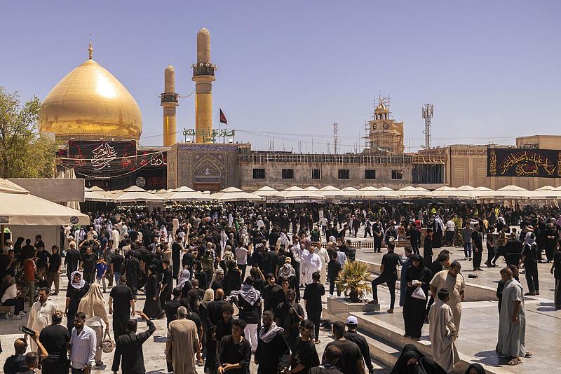 من كربلاء إلى سامراء: العتبة العباسية تستنفر أقسامها لخدمة زائري الإمام الحسن العسكري (عليه السلام)