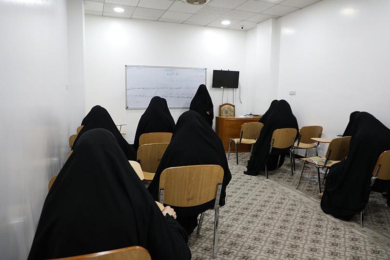 معهد القرآن الكريم النسوي يجري اختبارًا علميًّا لطالبات وحدة الدراسات القرآنية