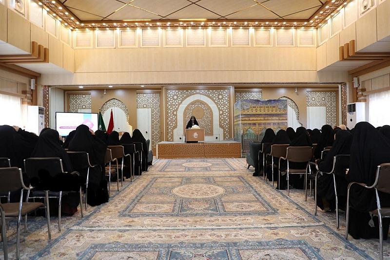 بمشاركة (١٠٠) حافظة.. معهد القرآن الكريم النسوي يقيم مسابقة فضة القرآنية