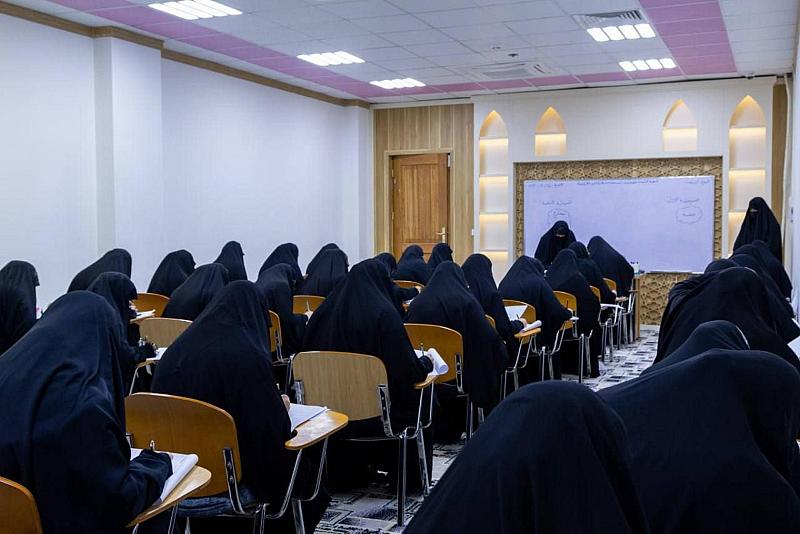 شعبة فاطمة بنت أسد تجري امتحانات الفصل الأول لطالباتها