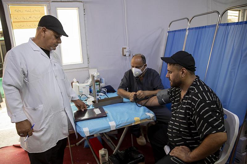 قسم الشؤون الطبية: متطوعون من عشر محافظات يشاركون في تقديم الخدمات الطبية لزائري الأربعين