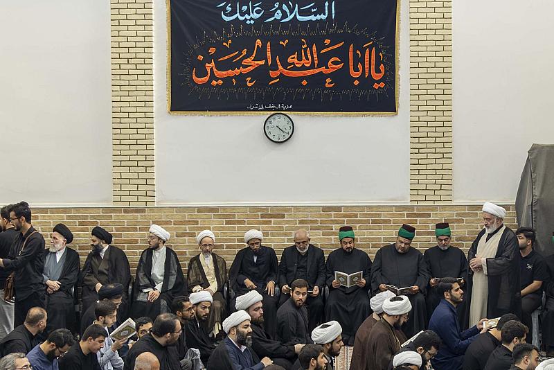وفد العتبة العباسية المقدسة في مدينة قم يقدم التعازي بوفاة آية الله الشبيري الزنجاني (رضوان الله عليه)