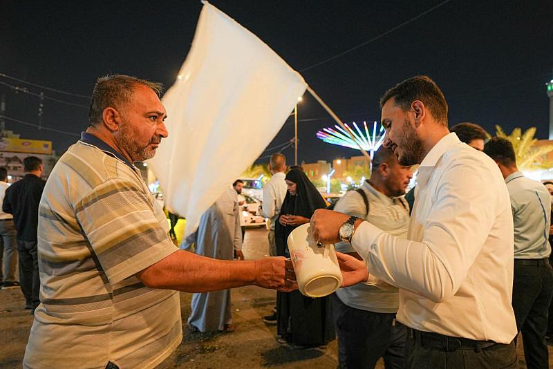 عبر موكبه الخدمي.. المجمع العلمي يقدّم خدمات متنوّعة لزائري مدينة النجف بمناسبة عيد الغدير